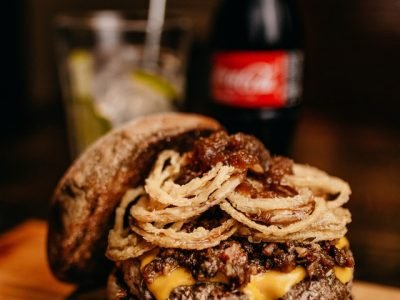 burger-sandwich-and-cola-on-wooden-surface-2983104.jpg burger-sandwich-and-cola-on-wooden-surface-2983104.jpg
